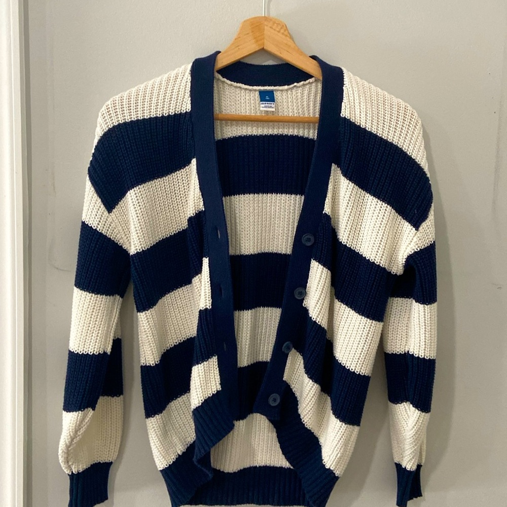 Old navy knit sweater